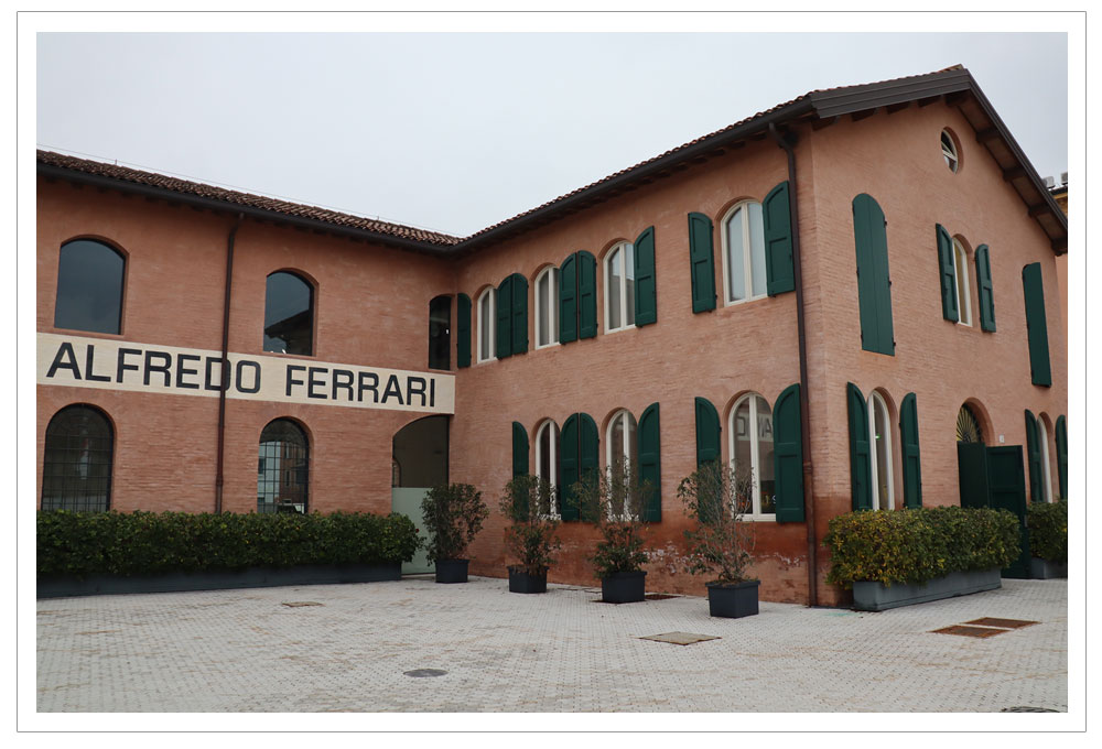 歴代フェラーリから新型フェラーリ＆エンジン＆レーシングカー　フェラーリ三昧のイタリア旅