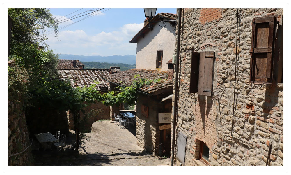 小さな村が旅先となる、トスカーナの休日　アルベルゴ・ディフーゾの旅